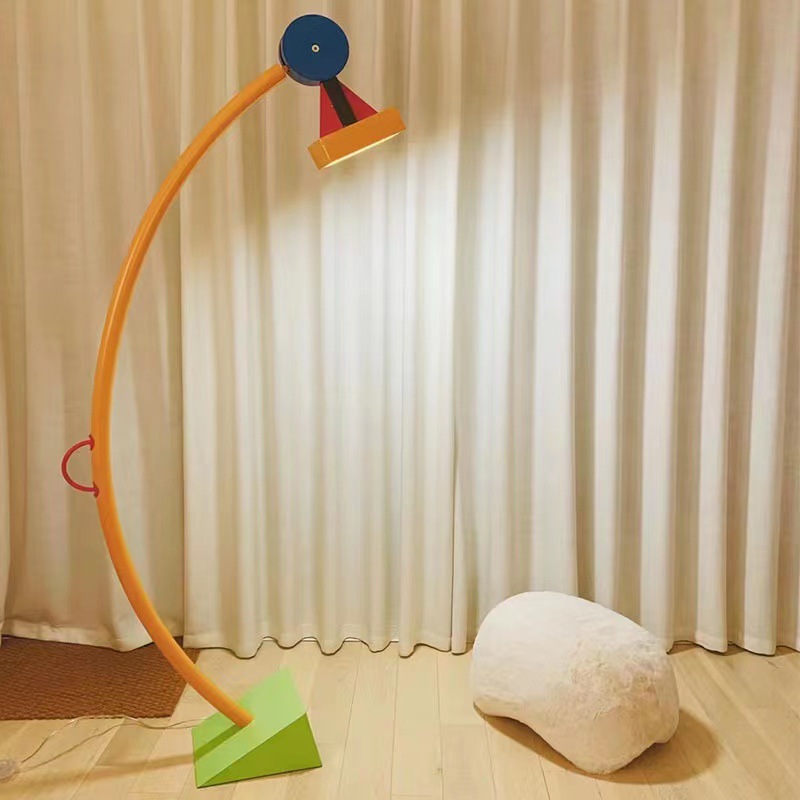 Modern Creative Color Cartoon  - Floor Lamp Tripod 评论和价格